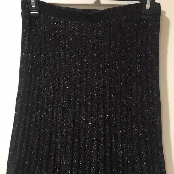 Nic & Zoe pleated knit black midi skirt, waist 26” - Picture 8 of 17